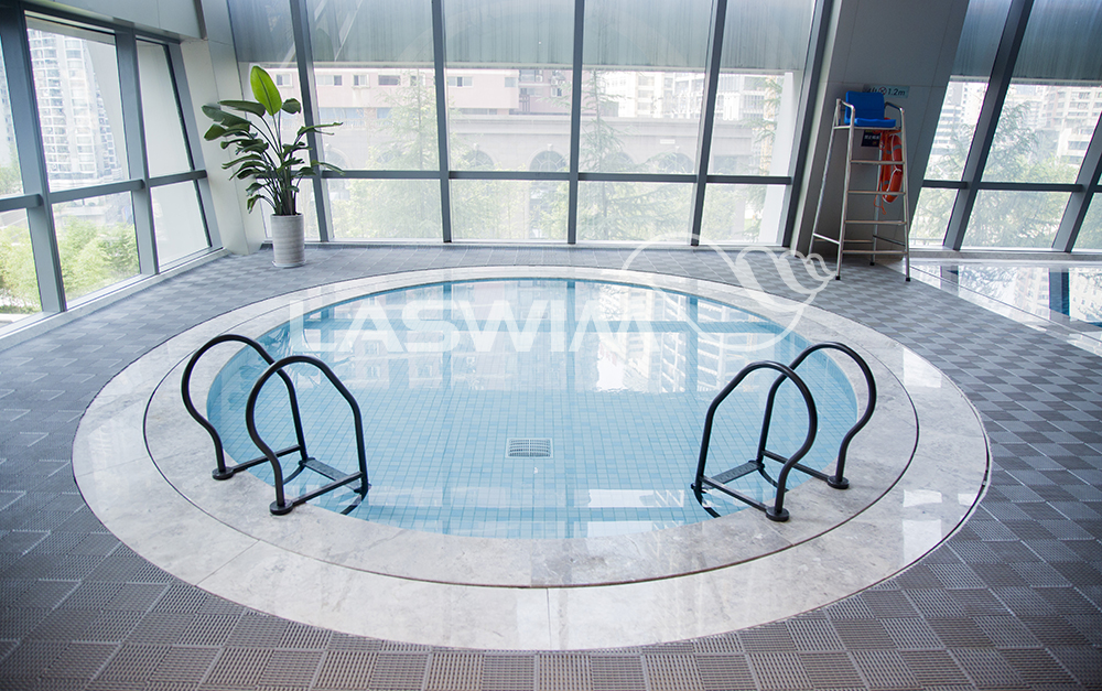 The Swimming Pool of Chongqing Raffles City Hotel 3.jpg